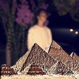 Meet your Posher, Robert